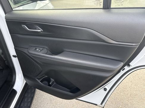 Used 2024 Jeep Grand Cherokee L Laredo w/ Luxury Tech Group I image 37