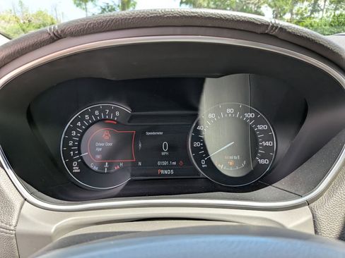 Used 2018 Lincoln MKX Reserve w/ Cargo Utility Package FWD image 34