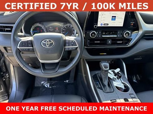Used 2023 Toyota Highlander XLE AWD/4WD image 18