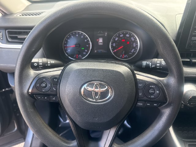 Used 2021 Toyota RAV4 XLE FWD image 12