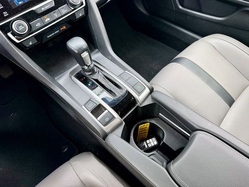 Used 2018 Honda Civic Touring image 21