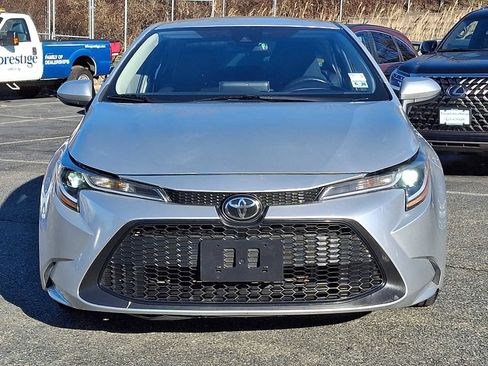 Used 2021 Toyota Corolla LE image 2