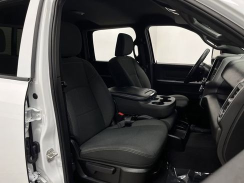 Used 2024 RAM 2500 Tradesman w/ Chrome Appearance Group image 29