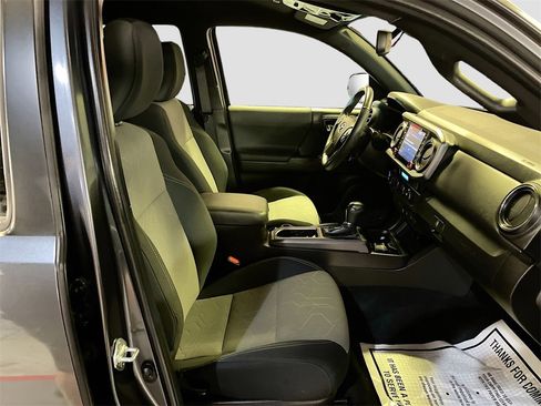 Used 2022 Toyota Tacoma TRD Off-Road image 25