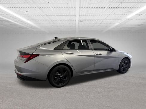 Used 2021 Hyundai Elantra SEL w/ Convenience Package FWD image 6