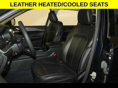 Certified 2023 Jeep Grand Cherokee L Limited w/ Luxury Tech Group II AWD/4WD image 4