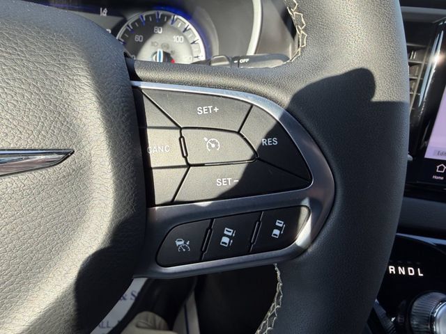 Used 2026 Chrysler Pacifica Select FWD image 21