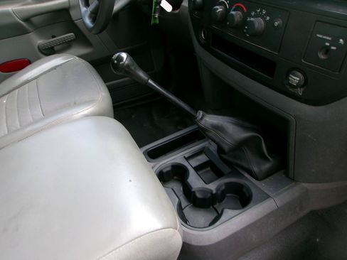 Used 2007 Dodge Ram 1500 Truck ST AWD/4WD image 2