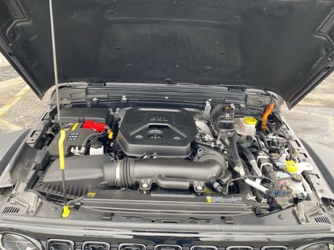 Used 2025 Jeep Wrangler Willys image 29