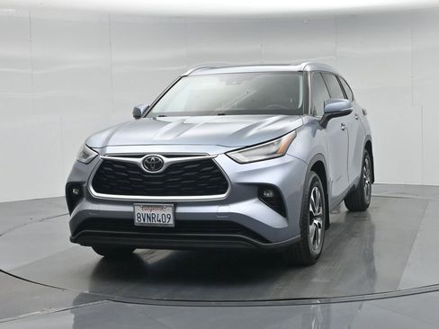 Used 2021 Toyota Highlander XLE FWD image 58