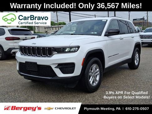 Used 2023 Jeep Grand Cherokee Laredo AWD/4WD image 1