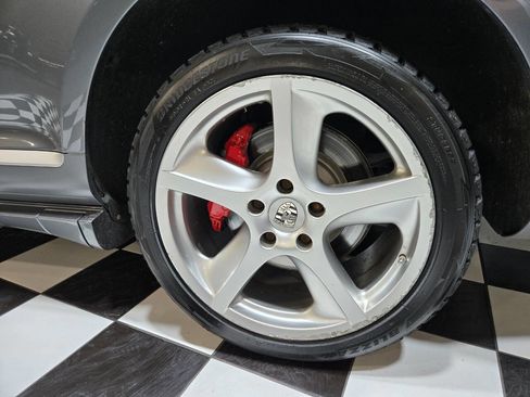 Used 2006 Porsche Cayenne Turbo S image 21
