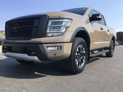 Used 2024 Nissan Titan PRO-4X w/ Pro-4x Convenience Package AWD/4WD image 2