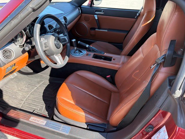 Used 2006 MAZDA MX-5 Miata Grand Touring w/ Premium Pkg RWD image 9