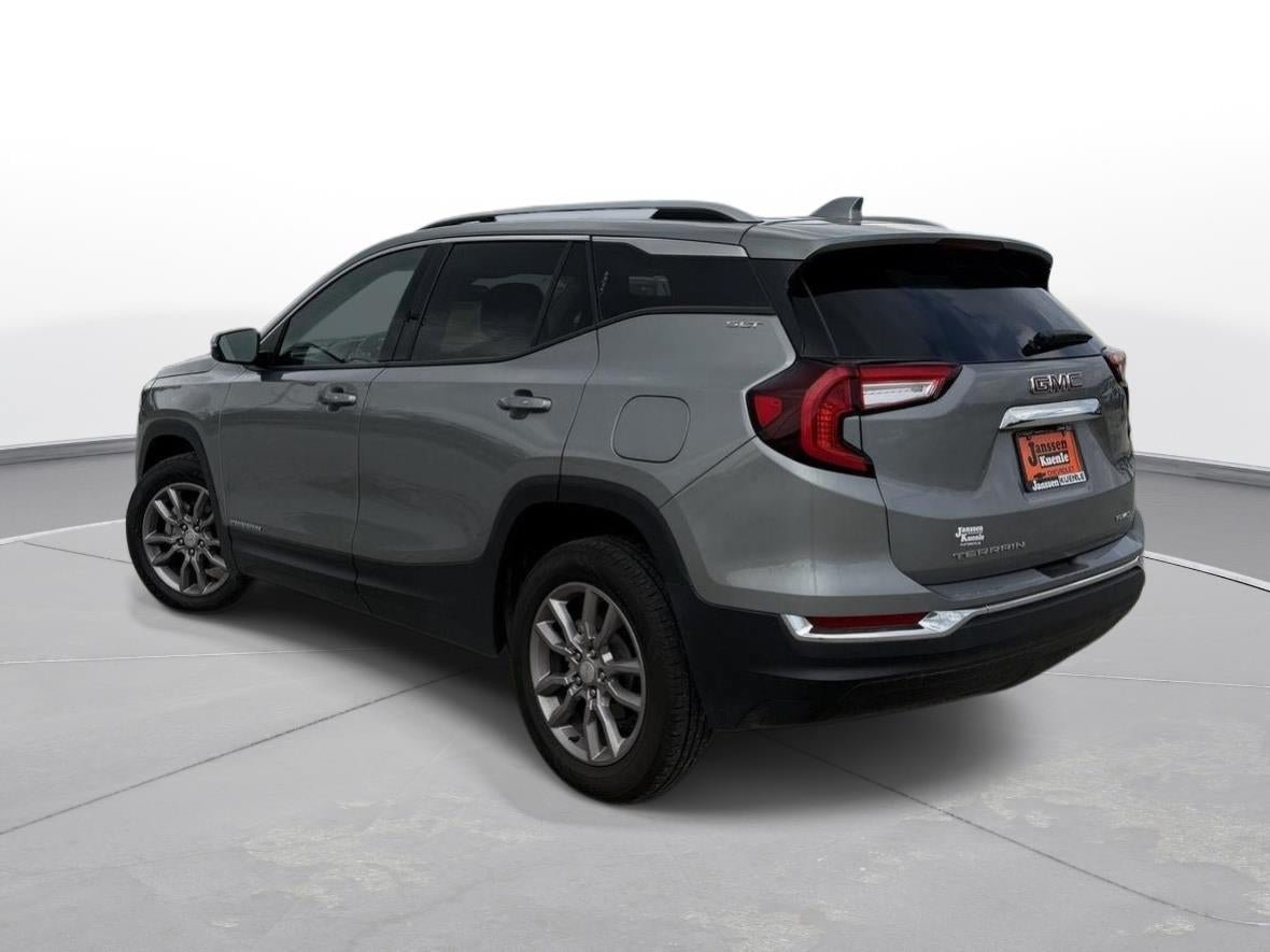 Used 2024 GMC Terrain SLT AWD/4WD image 5