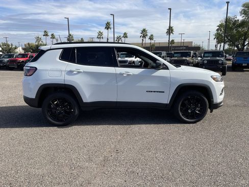 New 2026 Jeep Compass Latitude image 6