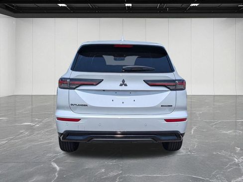 New 2026 Mitsubishi Outlander LE FWD image 4