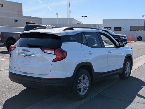 Used 2023 GMC Terrain SLE w/ Driver Convenience Package image 5