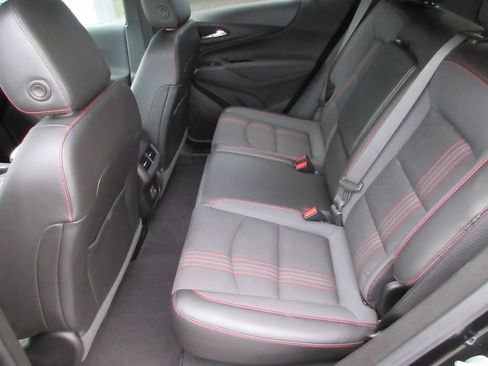 Certified 2022 Chevrolet Equinox RS w/ Infotainment Package FWD image 14