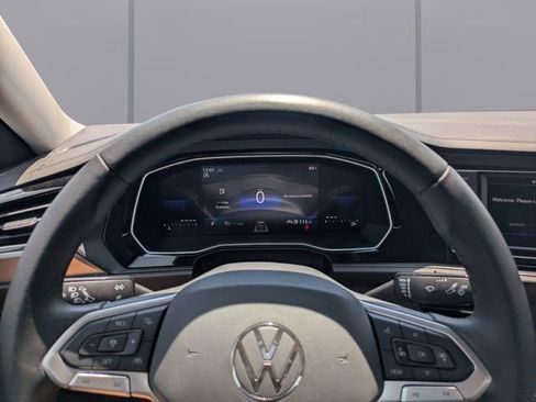 Used 2024 Volkswagen Jetta SE FWD image 27