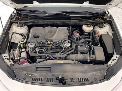 Used 2025 Toyota Camry SE image 13