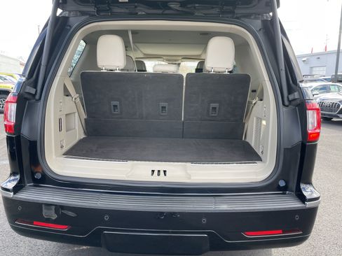 Used 2019 Lincoln Navigator Reserve w/ Cargo Package image 26