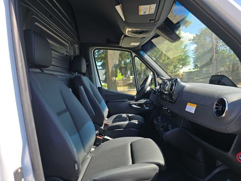 Used 2026 Mercedes-Benz Sprinter 2500 image 11