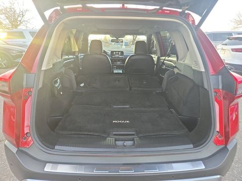 Used 2023 Nissan Rogue SL w/ SL Premium Package image 16