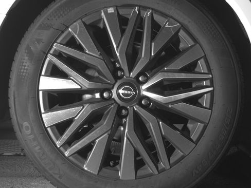 Used 2025 Nissan Altima 2.5 SV FWD image 15