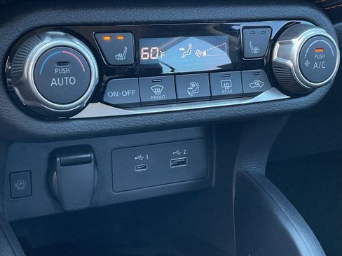 New 2025 Nissan Versa SR image 29