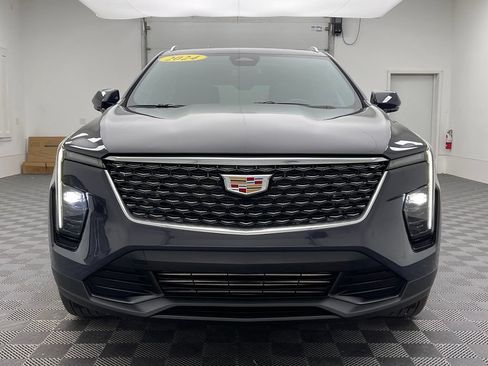 Used 2024 Cadillac XT4 Luxury w/ Cold Weather Package FWD image 15