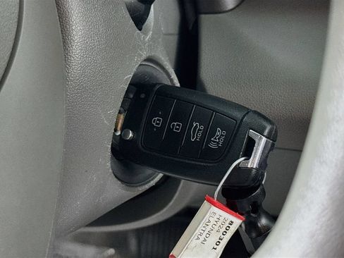 Used 2024 Hyundai Elantra SE FWD image 16
