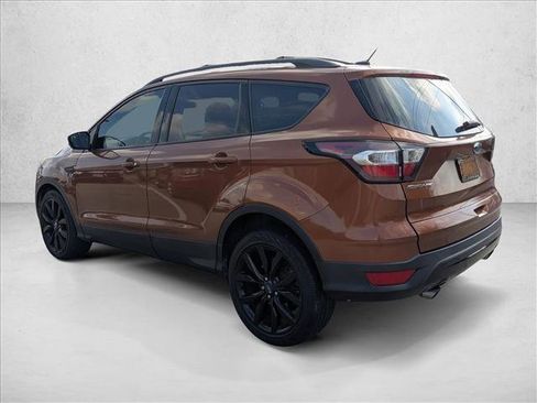 Used 2017 Ford Escape SE w/ SE Sport Appearance Package image 7