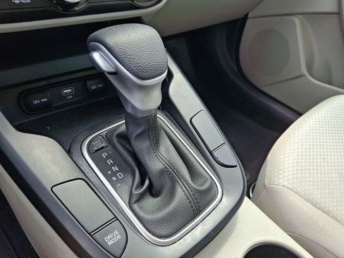 Used 2025 Kia Soul LX FWD image 15