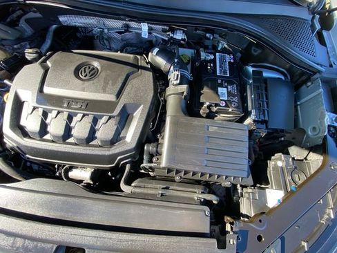 Used 2022 Volkswagen Tiguan SE image 33
