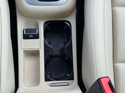 Used 2017 Volkswagen Tiguan S image 37