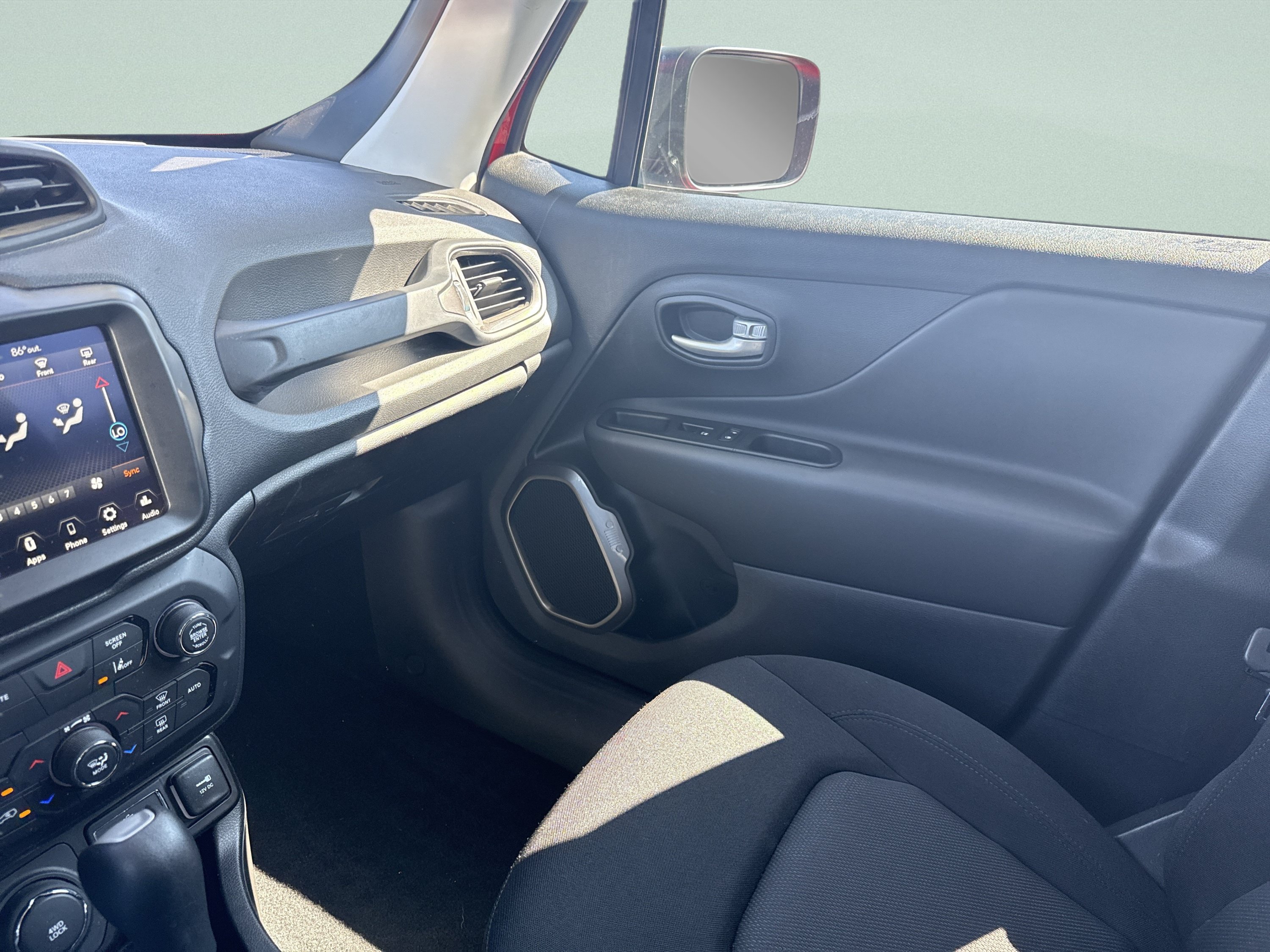 Used 2023 Jeep Renegade Latitude AWD/4WD image 10