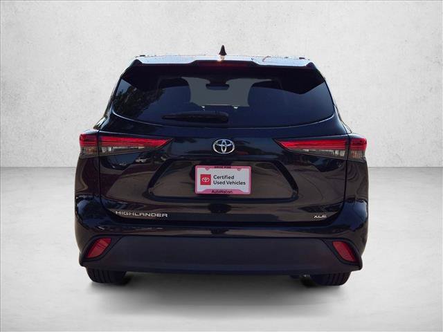 Certified 2022 Toyota Highlander XLE FWD image 6
