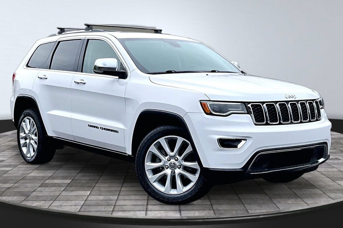 Used 2017 Jeep Grand Cherokee Limited w/ Luxury Group II AWD/4WD image 3