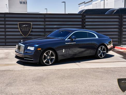 Used 2017 Rolls-Royce Wraith RWD image 6