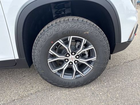 New 2026 GMC Acadia AT4 w/ Luxury Package AWD/4WD image 11
