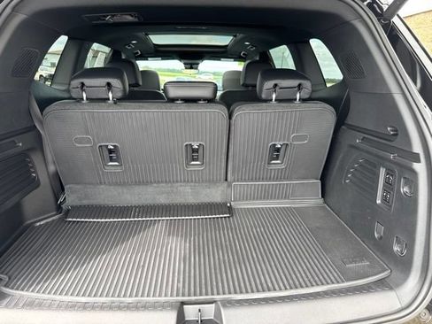 Used 2026 Buick Enclave Avenir AWD/4WD image 9