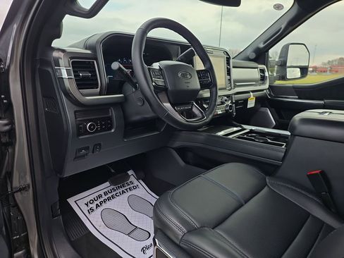 Used 2025 Ford F250 Platinum image 29