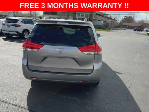 Used 2014 Toyota Sienna LE image 7