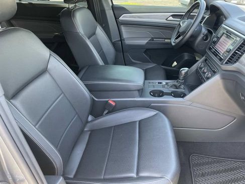 Used 2023 Volkswagen Atlas Cross Sport SE FWD image 27