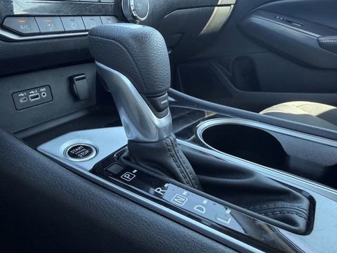 Used 2024 Nissan Altima 2.5 SV FWD image 19