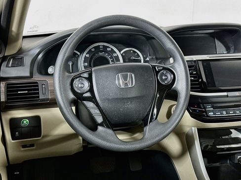 Used 2017 Honda Accord EX image 18