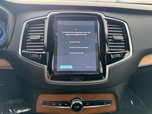 Used 2024 Volvo XC90 B6 Plus w/ Protection Package Premier image 23