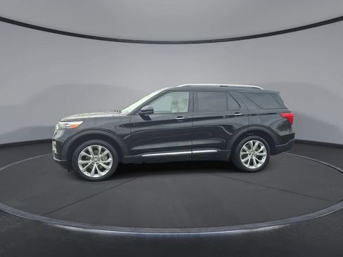 Certified 2022 Ford Explorer Platinum w/ Technology Package image 4