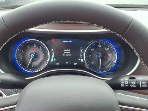 New 2027 Chrysler Pacifica Select FWD image 13
